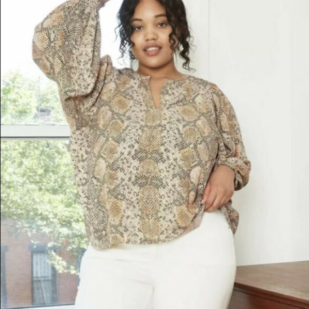 New Ava & Viv snakeskin plus size blouse